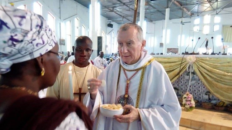 Kardinali Pietro Parolin akiwa nchini Mali kikazi.